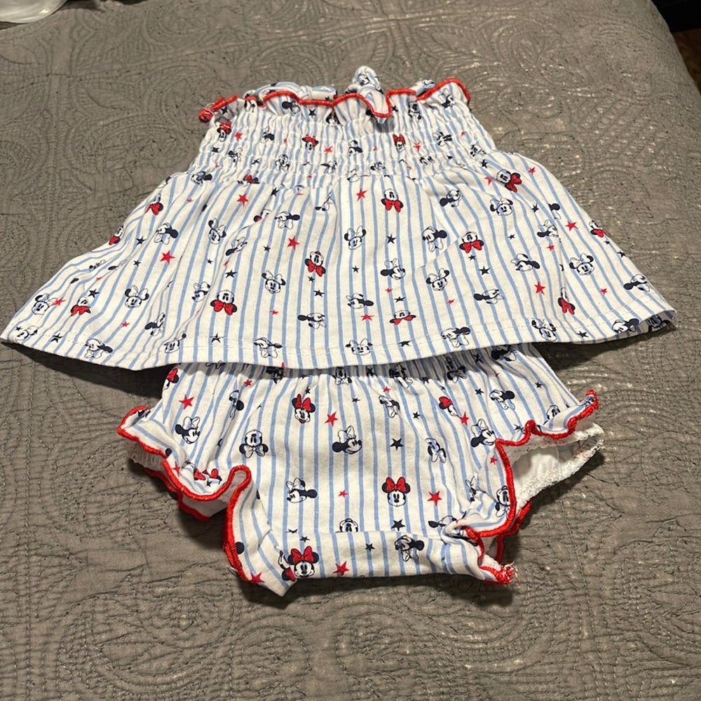 Disney baby 2pc set size: Newborn